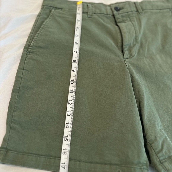 NWOT GAP Womens Dusty Green Sz: 32 - 8” Chino Stretch Shorts. Slash Pockets. - Picture 4 of 12